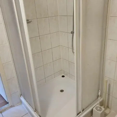 Durbuy72, Het Kleine Huis In Het Bos. Сasa de vacaciones *